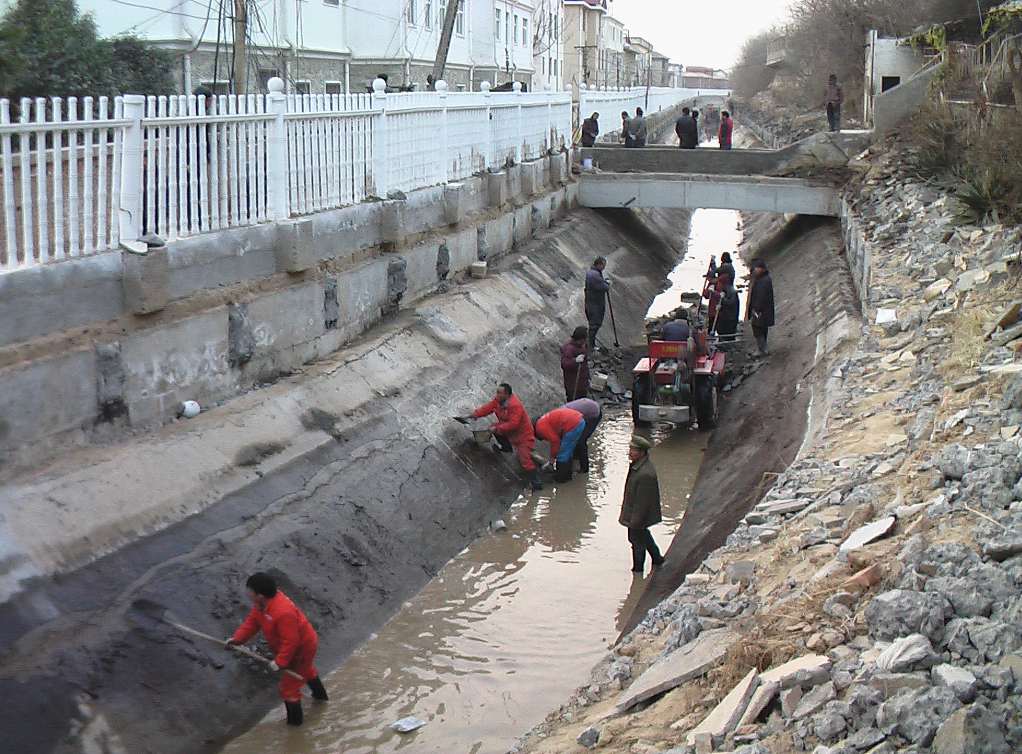 郑州邙山输水总干渠沿线大型渡槽抢修堵漏治理
